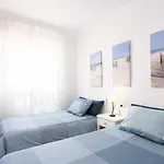 With Seaview And Parking Διαμέρισμα
