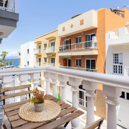With Seaview And Parking Διαμέρισμα